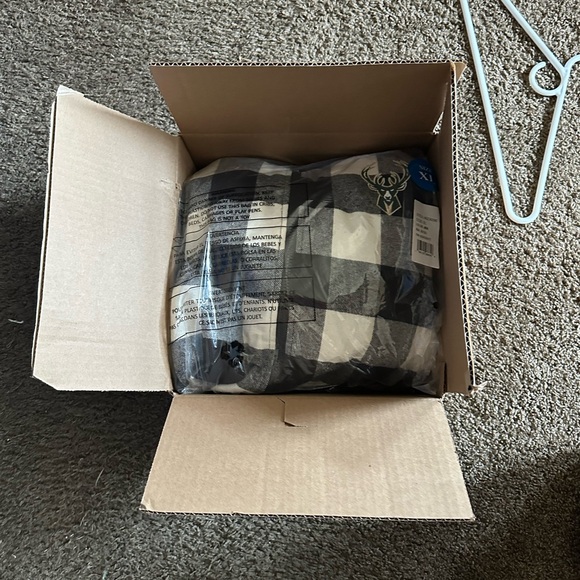 Women's Milwaukee Bucks Tommy Jeans Black/Cream Molly Flannel Full-Zip Hoodie XL - Picture 1 of 5